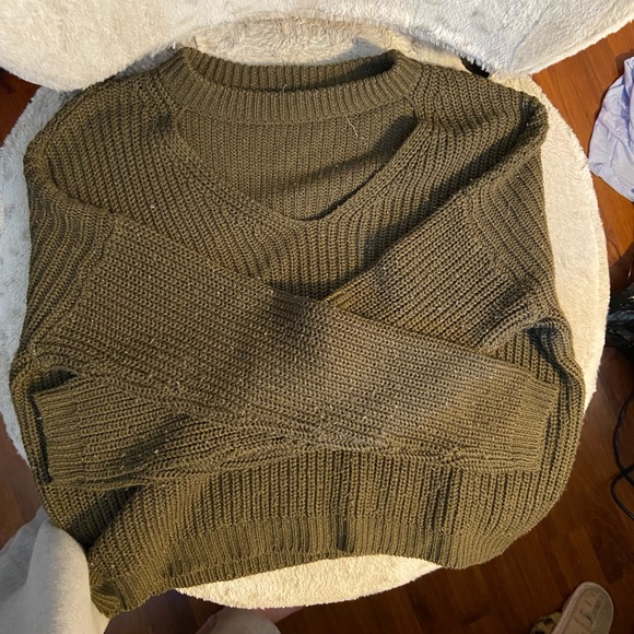 cute green knit cutout oversized sweater - Picture 3 of 3